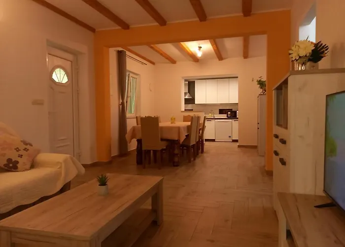 Loza-Holiday Home,Kuca Za Odmor