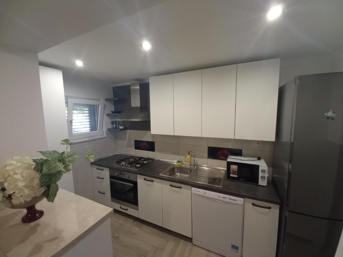 Apartment Loza-holiday Home,kuca Za Odmor Srima